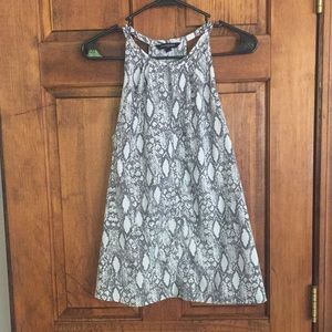 Super cute summer top from Banana Republic❤️❤️